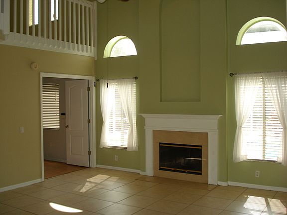 Family Room w/ Fireplace