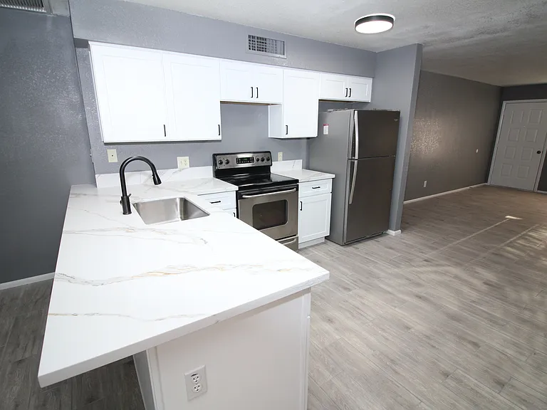 505 N Laveen Dr — Photo 9