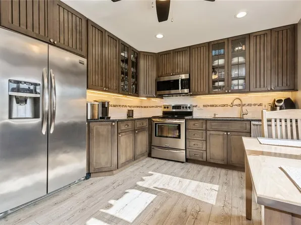 (undisclosed Address), Levittown, NY 11756