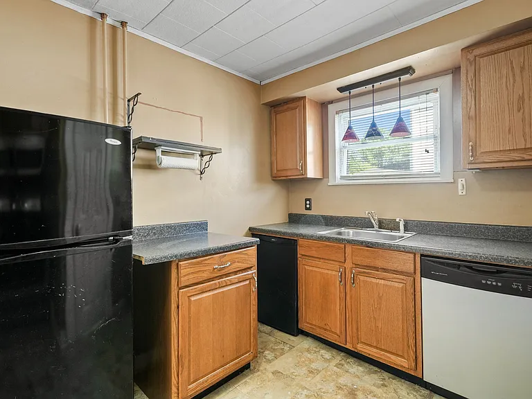 47 Rotary Ave #1 — Photo 11
