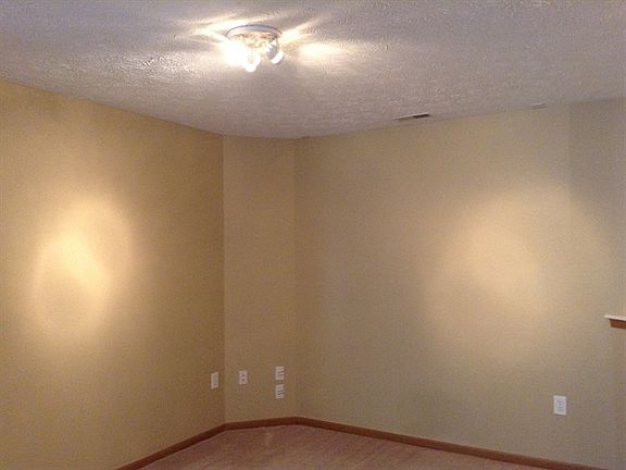 3rd image of 542 Antietam Blvd