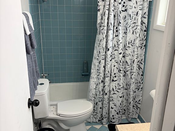 4th image of 4501 Lafayette Ave #10