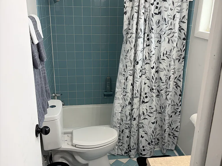 4501 Lafayette Ave #10 — Photo 4