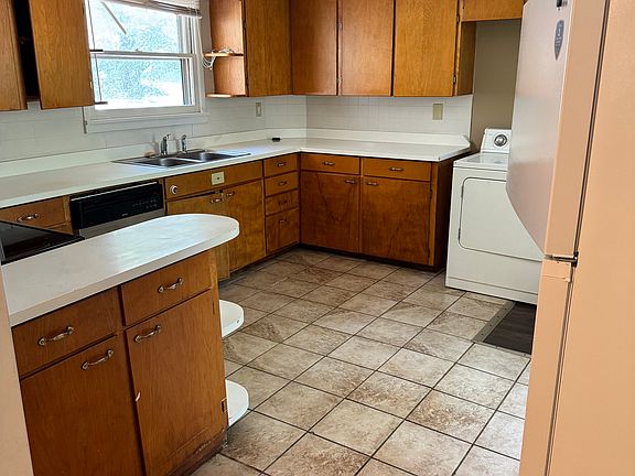 2nd image of 1701 Monta Ave