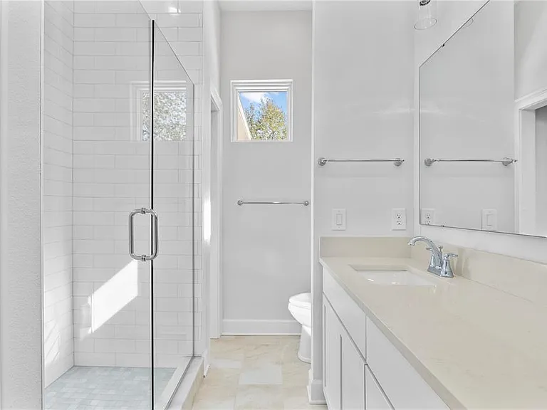 1903 W Bristol Ave #2 — Photo 21