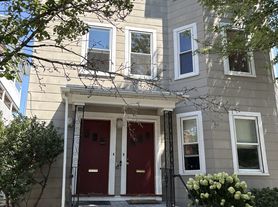 4 Adams St, Watertown, MA