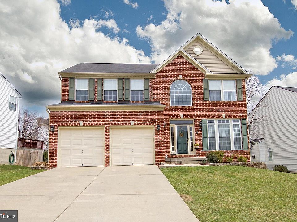 1st image of 107 Aqueduct Ct