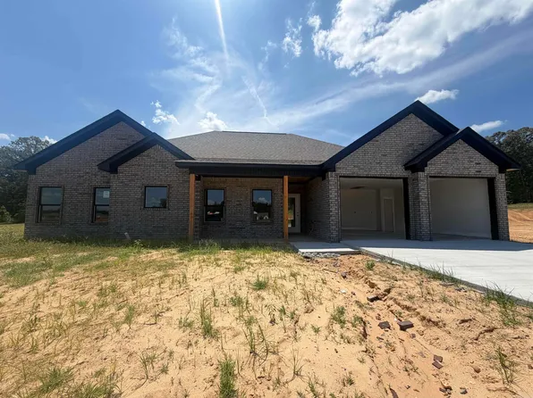 1136 Duke Dr, Bauxite, AR 72011