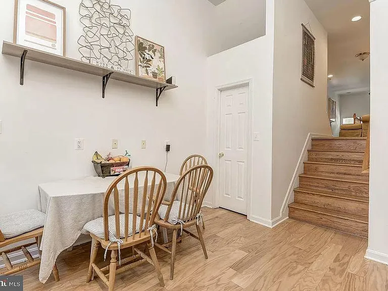 1019 S Streeper St — Photo 6