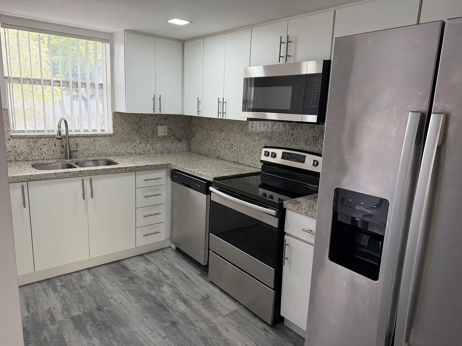 1 bed, 1.5 bath, 1125 sqft, $2,070 — Photo 1