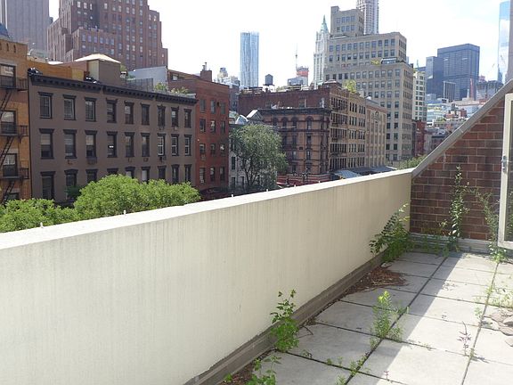 4th image of 366 Greenwich St #A