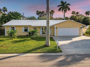 120 Park Ln E, Hypoluxo, FL 33462