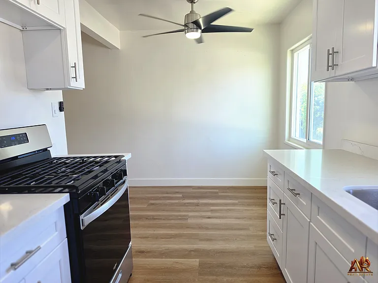 6107 Brynhurst Ave #11 — Photo 7