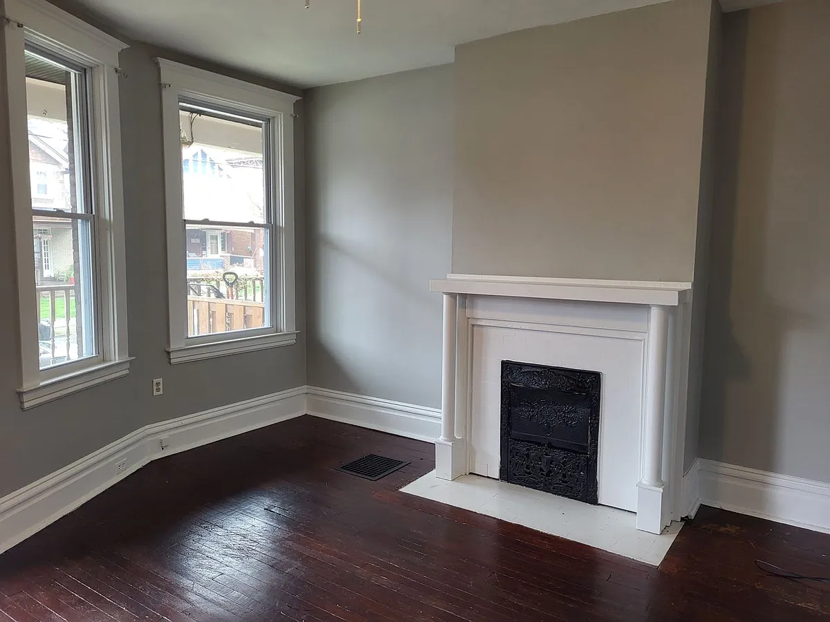 Building Photo - 157 S Bryant Ave