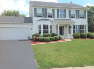 120 Blackberry Trl, Aurora, IL 60506