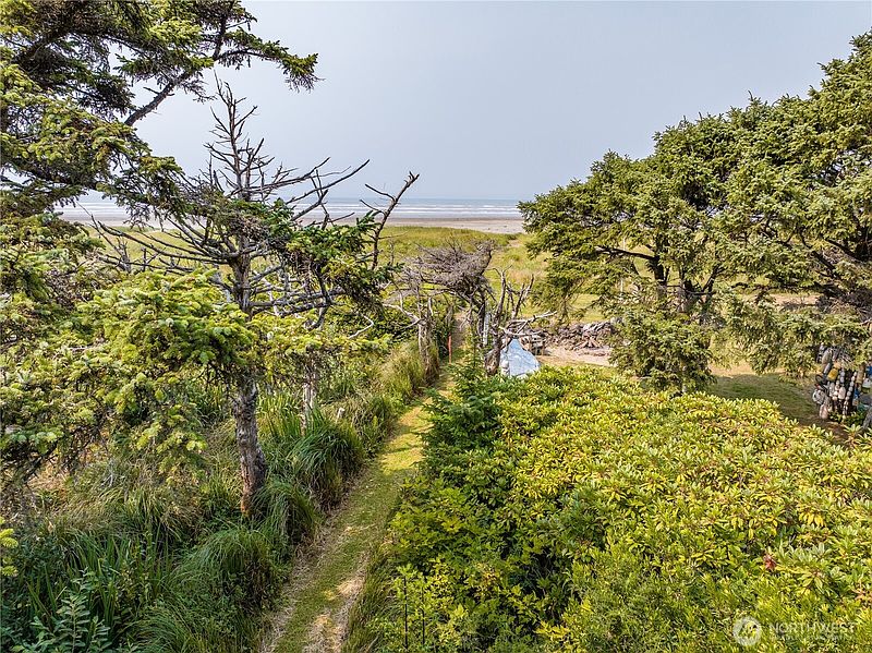 4th image of 4753 Beach Lane