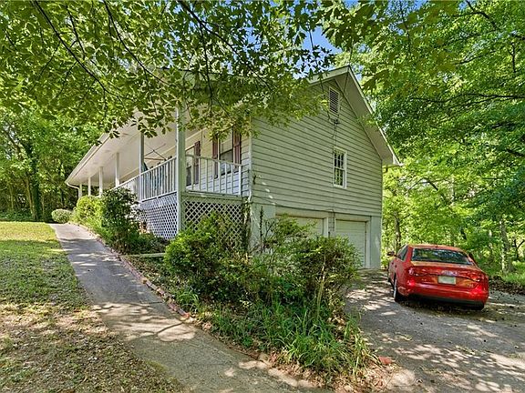3rd image of 2727 Berry Ct