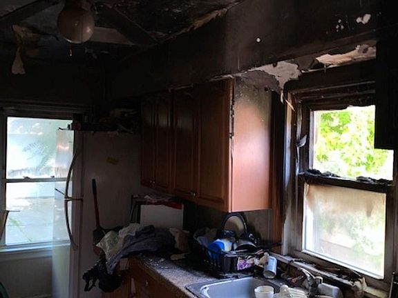 4th image of 813 W Macqueen Ave