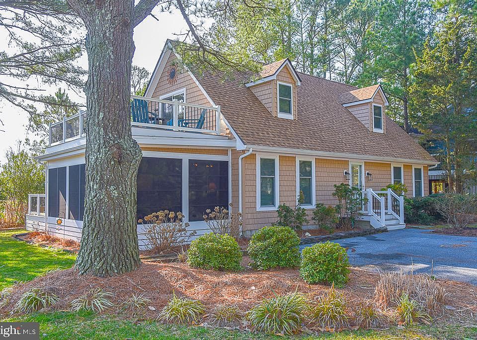1st image of 956 Lake View Dr