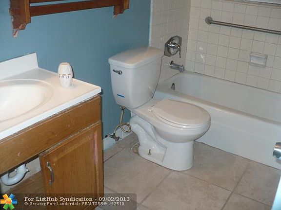 5th image of 873 SW 10th Dr