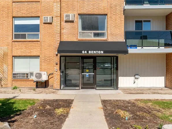 64 Benton St #1102, Kitchener, ON N2G 4L9