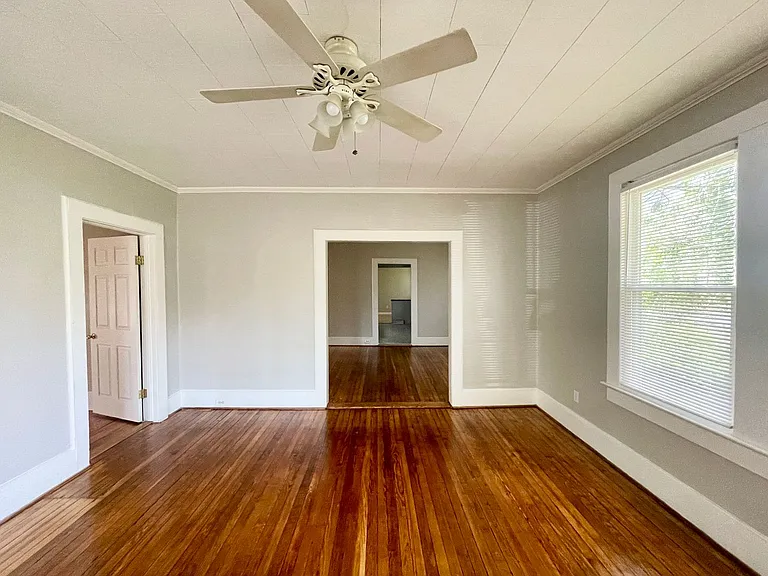 1504 Charlton St — Photo 4