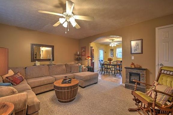 2nd image of 3118 Siler Dr