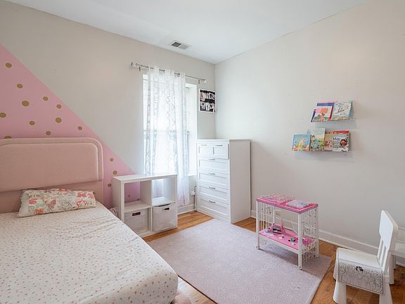 5th image of 7226 N Rogers Ave APT 3