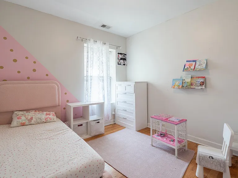 7226 N Rogers Ave #3 — Photo 5