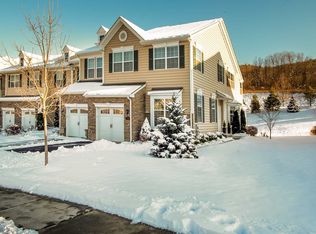 1316 Glastonbury Ln, Fishkill, NY 12524