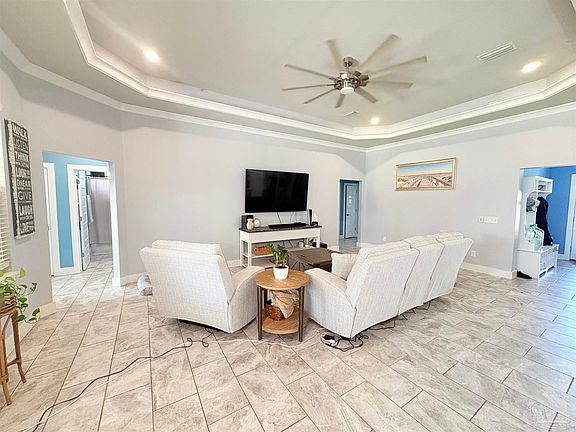 5th image of 1521 Woodlawn Way