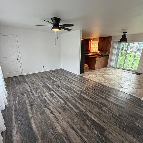 713 Plaza Dr — Photo 2
