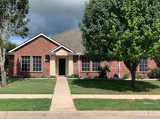100 Foxtail Ct, Red Oak, TX 75154