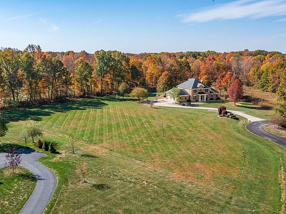2nd image of 6650 Linda Ln