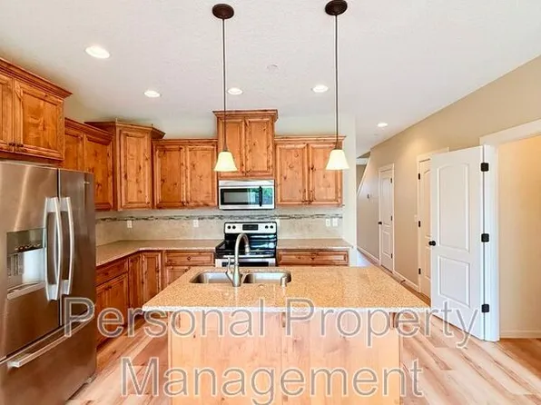 219 N 33rd Ct, Ridgefield, WA 98642