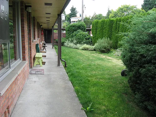 7309 38th Ave NE #2 Photo 1