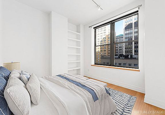 5th image of 110 Livingston St APT 5V