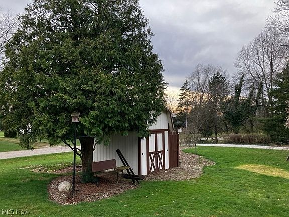 4th image of 3872 Brookside Dr