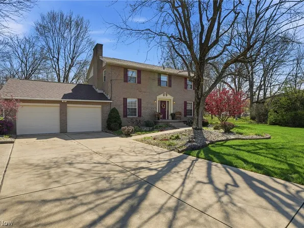 536 Windsor Dr, Mineral Wells, WV 26150