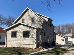 917 8th St, Sheldon, IA 51201