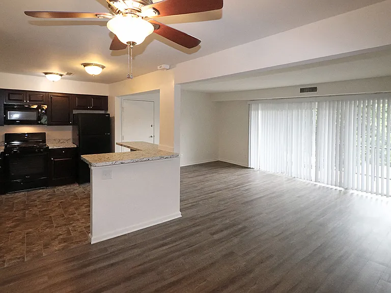 Wynnewood Park Apartments — Photo 12