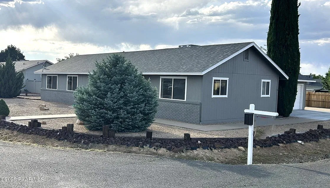 3 bed, 1680 sqft, $2,300 — Photo 1