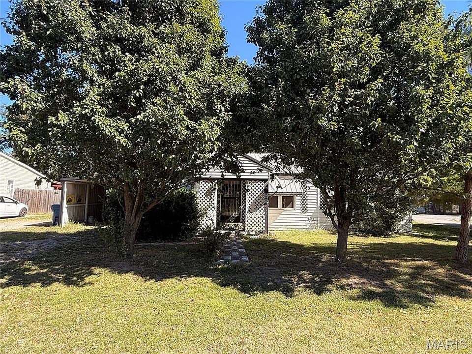 1st image of 400 N Gideon Ave