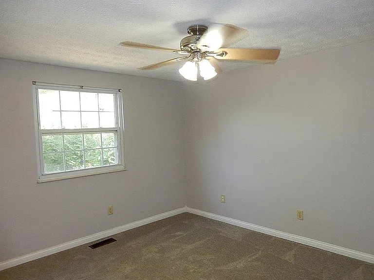 5067 Carter Ct — Photo 13