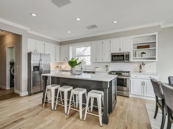 2547 Longacres Dr, Chanhassen, MN 55317