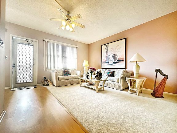 4th image of 4046 Ventnor O #4046