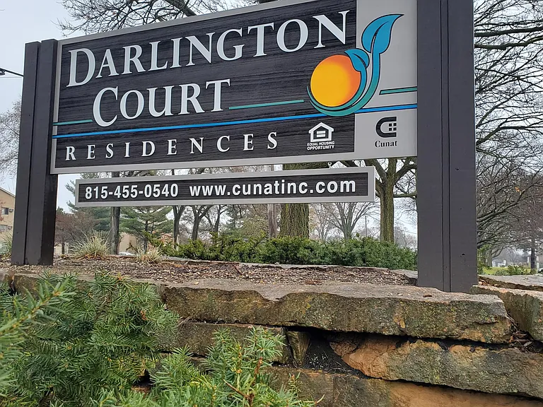 Darlington Court Apartments — Photo 1