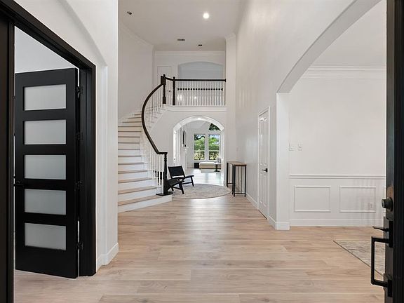 5th image of 9618 Crosby Way