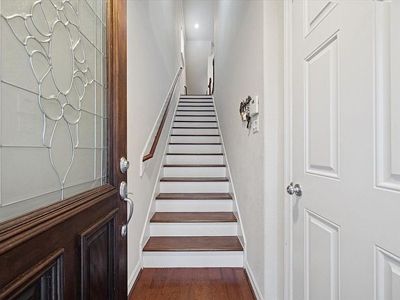 2nd image of 888 Fisher St