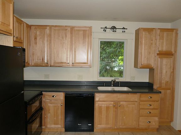 2nd image of 366 Lake Ave #1